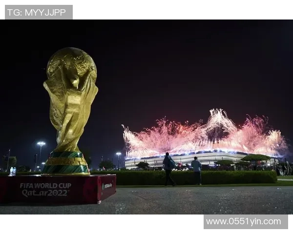 英国与卡塔尔足球球星的跨国传奇之路与赛场荣耀